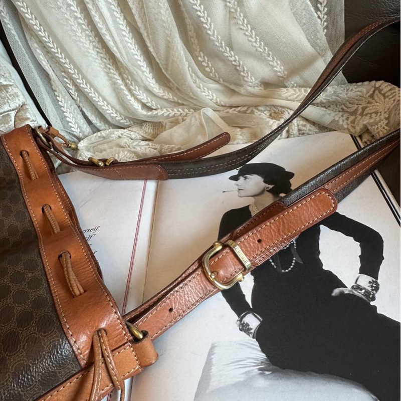 思琳 賽琳 棕色 老花凱旋門 皮革包 水桶包 水桶包 斜背包 側背包  中古包包 托特包 側肩包 老花水桶包 復古包 古董包 celine vintage drawstring bucket bag-21