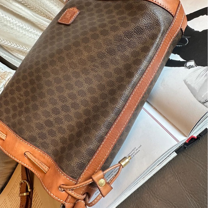 思琳 賽琳 棕色 老花凱旋門 皮革包 水桶包 水桶包 斜背包 側背包  中古包包 托特包 側肩包 老花水桶包 復古包 古董包 celine vintage drawstring bucket bag-24