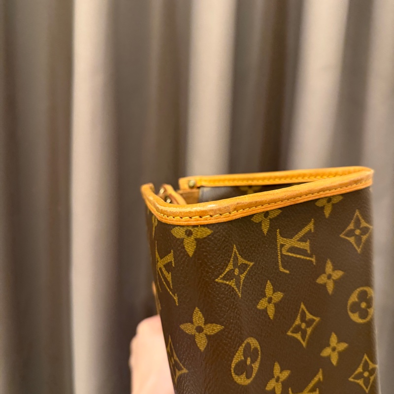 LV 原花金球三角手提包M40009-12