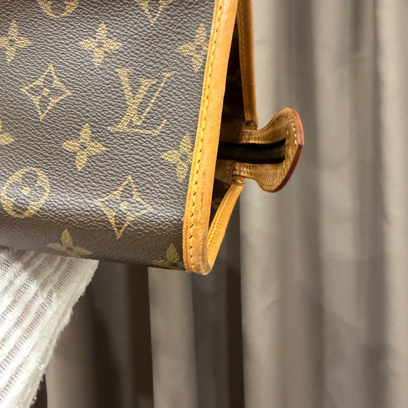LV 原花金球三角手提包M40009-15