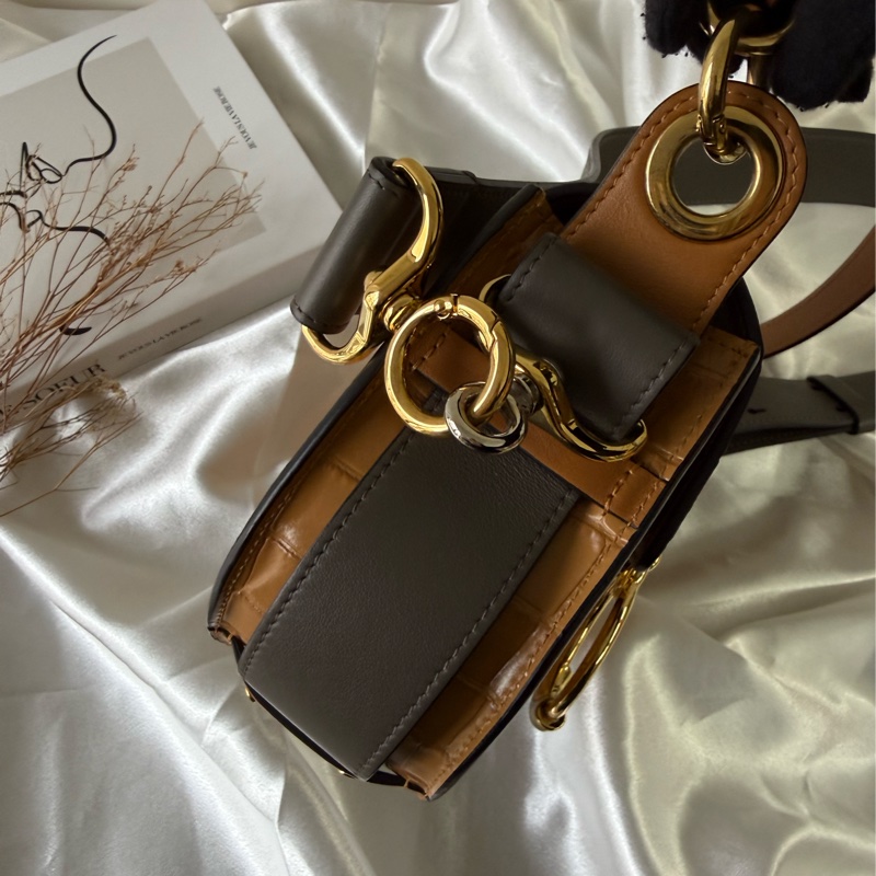 Tess Small Bag 壓鱷魚紋牛皮肩背/斜背二用包(秋葉棕)-1