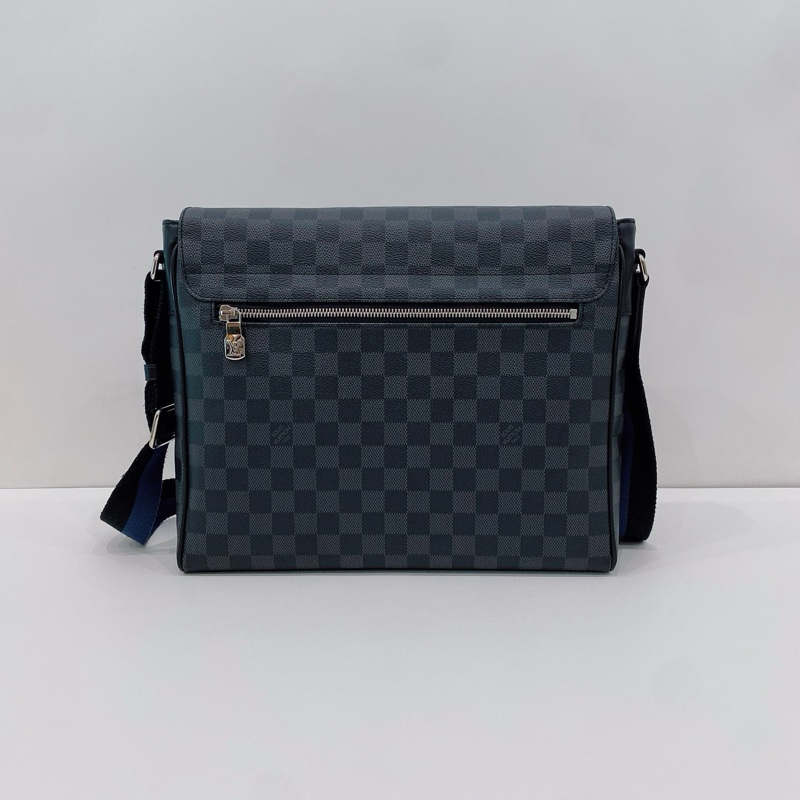 近新 LV路易威登 灰棋盤格 男士斜挎包 郵差包-1