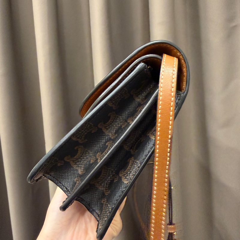 Celine PVC咖牛皮斜背WOC-2