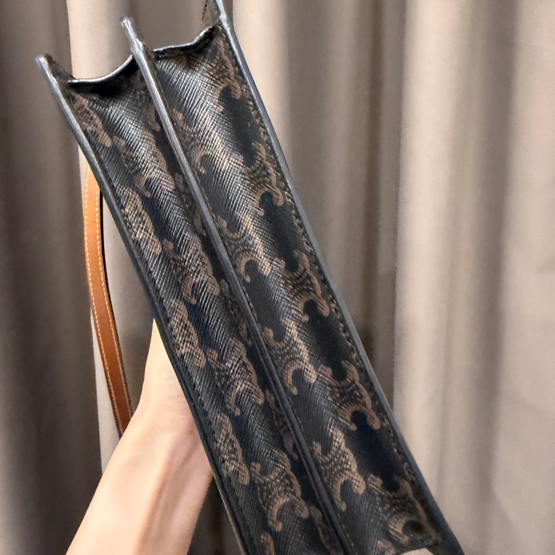 Celine PVC咖牛皮斜背WOC-6