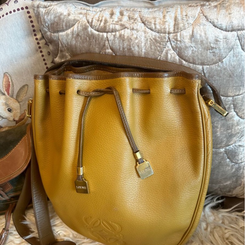 羅意威 蛋蛋包 棕色 焦糖色 水桶包 水桶包 斜背包 側背包  中古包包 托特包 側肩包 水桶包 復古包 古董包 vintage loewe drawstring bucket bag-4