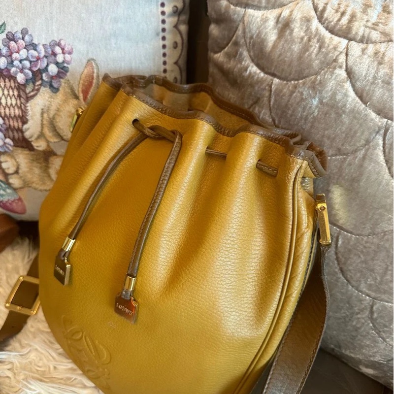 羅意威 蛋蛋包 棕色 焦糖色 水桶包 水桶包 斜背包 側背包  中古包包 托特包 側肩包 水桶包 復古包 古董包 vintage loewe drawstring bucket bag-18