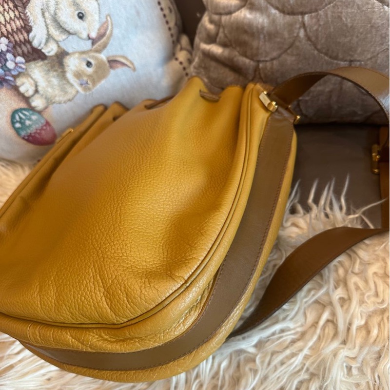 羅意威 蛋蛋包 棕色 焦糖色 水桶包 水桶包 斜背包 側背包  中古包包 托特包 側肩包 水桶包 復古包 古董包 vintage loewe drawstring bucket bag-27