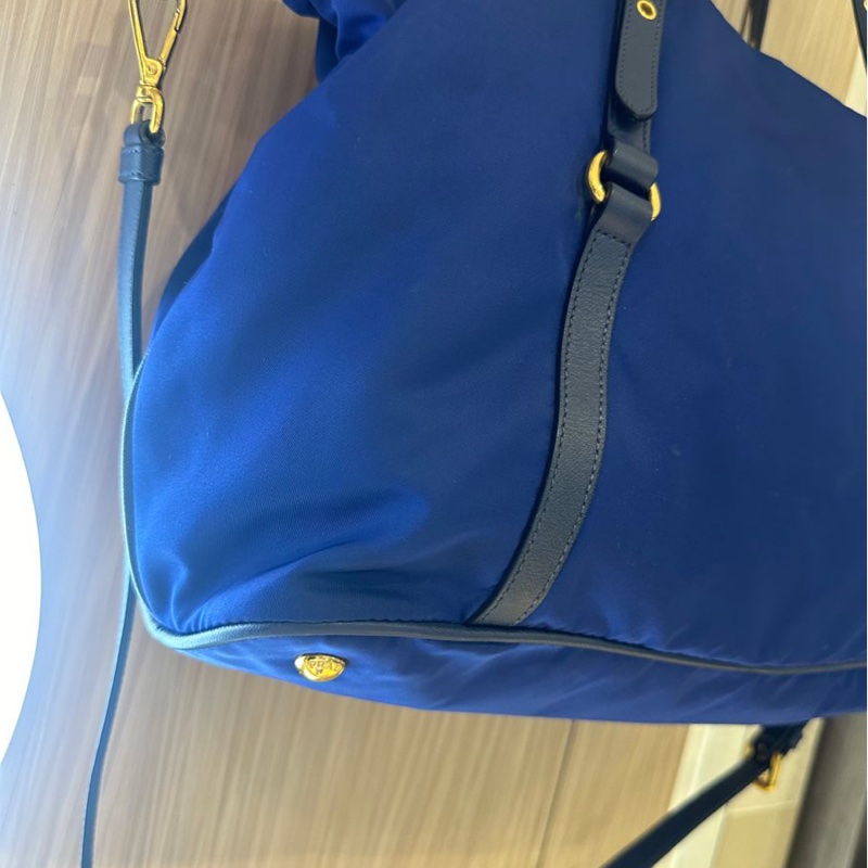 普拉達 經典尼龍皮革兩用的托特包 深藍色 PRADA金字浮雕LOGO尼龍肩背/斜背兩用購物包-9