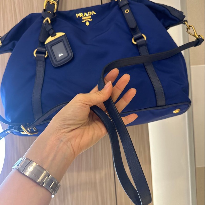 普拉達 經典尼龍皮革兩用的托特包 深藍色 PRADA金字浮雕LOGO尼龍肩背/斜背兩用購物包-13