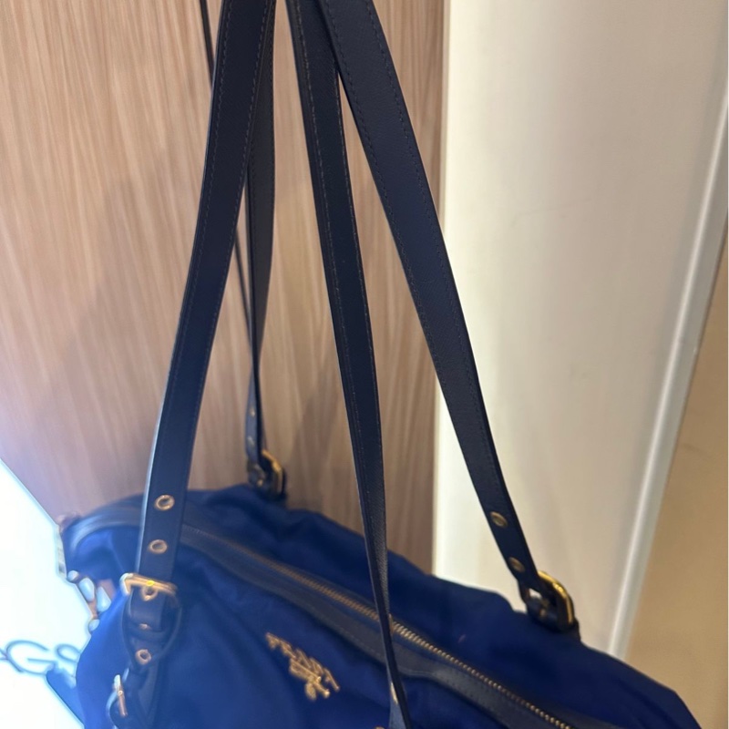 普拉達 經典尼龍皮革兩用的托特包 深藍色 PRADA金字浮雕LOGO尼龍肩背/斜背兩用購物包-19