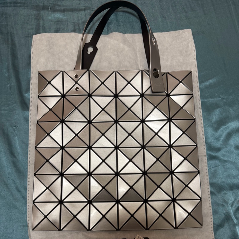 🔥9新閒置釋出🔥 ISSEY MIYAKE BAOBAO 6✖️6格 金屬銀幾何托特包-0