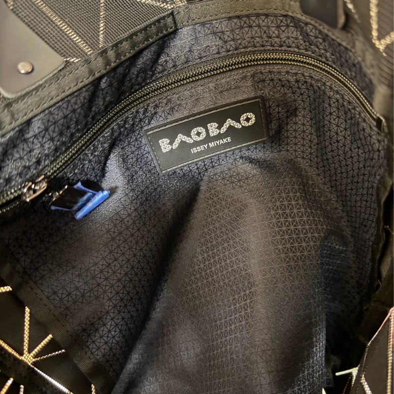 🔥9新閒置釋出🔥 ISSEY MIYAKE BAOBAO 6✖️6格 金屬銀幾何托特包-1