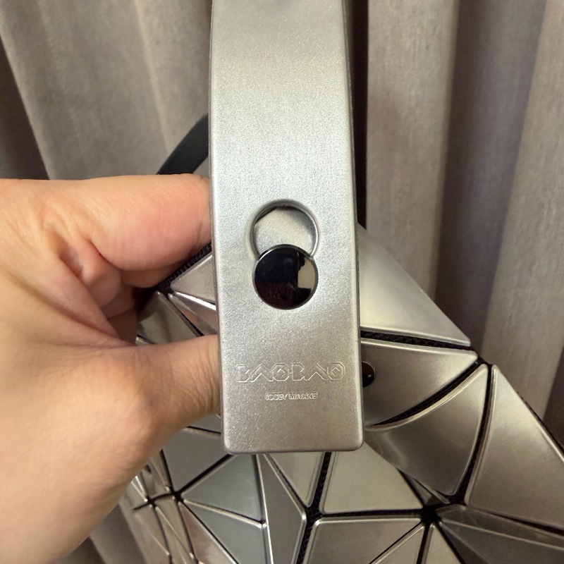 🔥9新閒置釋出🔥 ISSEY MIYAKE BAOBAO 6✖️6格 金屬銀幾何托特包-5