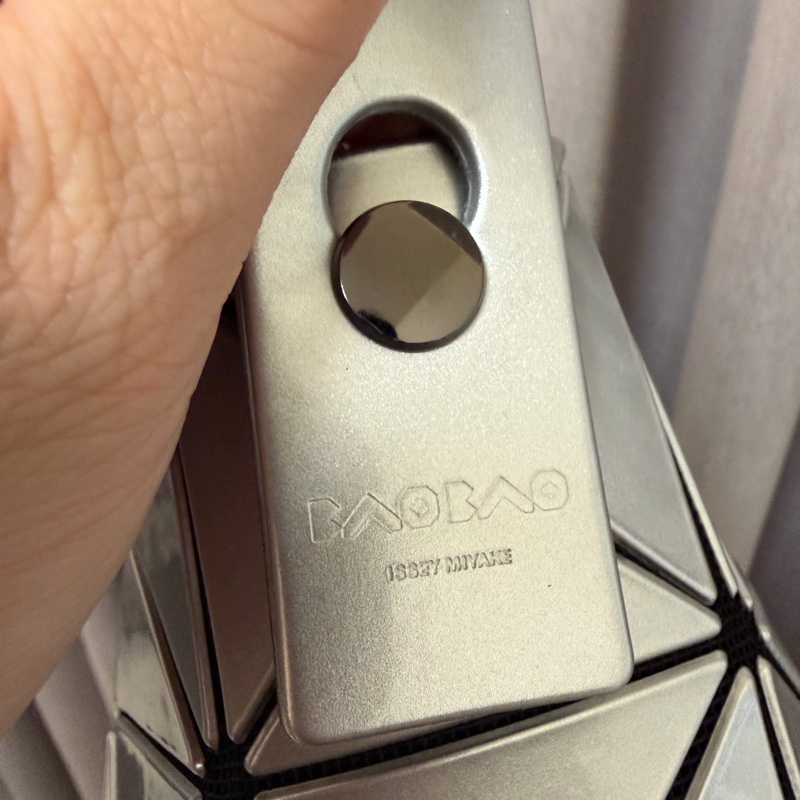 🔥9新閒置釋出🔥 ISSEY MIYAKE BAOBAO 6✖️6格 金屬銀幾何托特包-6