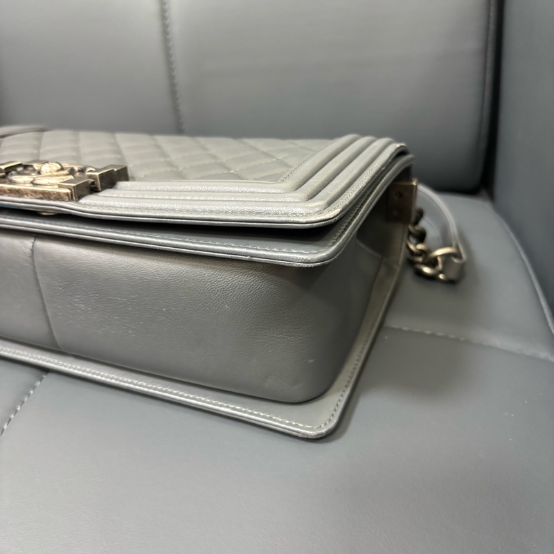 Chanel 灰藍色銀扣羊皮Boy25-6