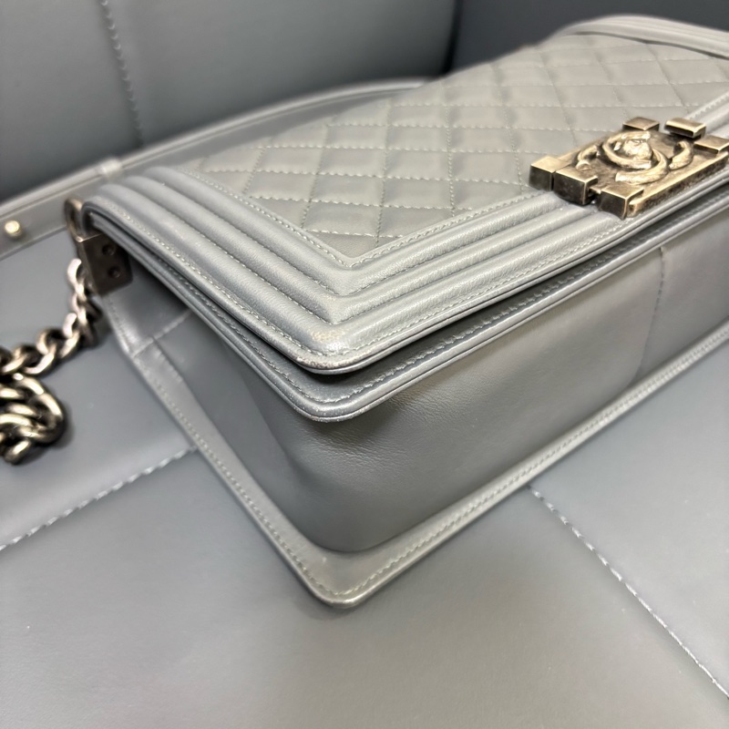 Chanel 灰藍色銀扣羊皮Boy25-7