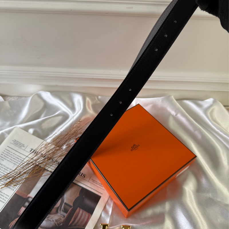 拼色Togo及Box皮+亮金釦H Logo皮帶 100cm(黑色/錫器灰)-1