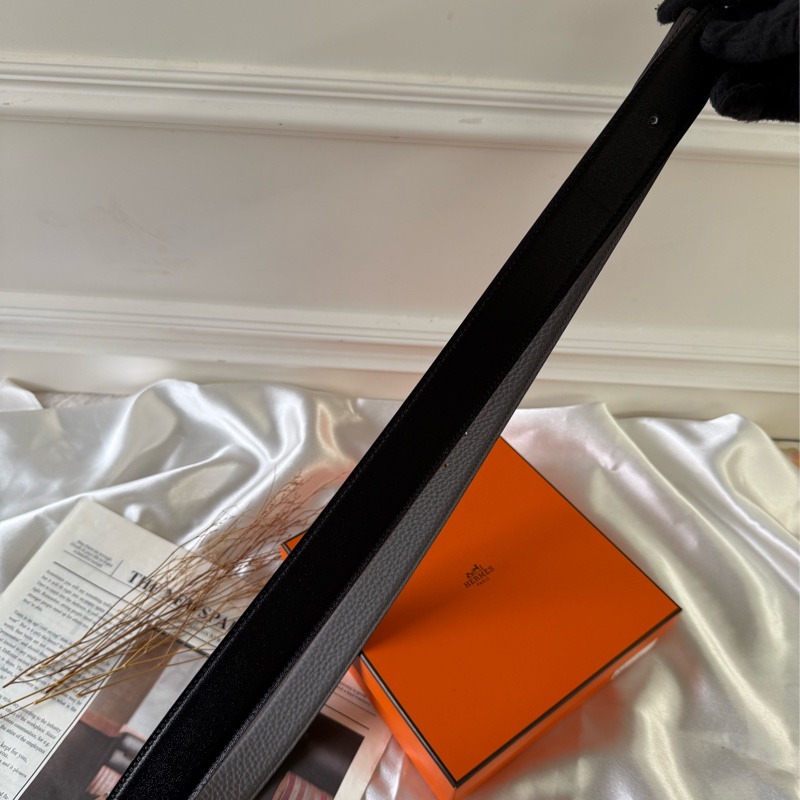 拼色Togo及Box皮+亮金釦H Logo皮帶 100cm(黑色/錫器灰)-2