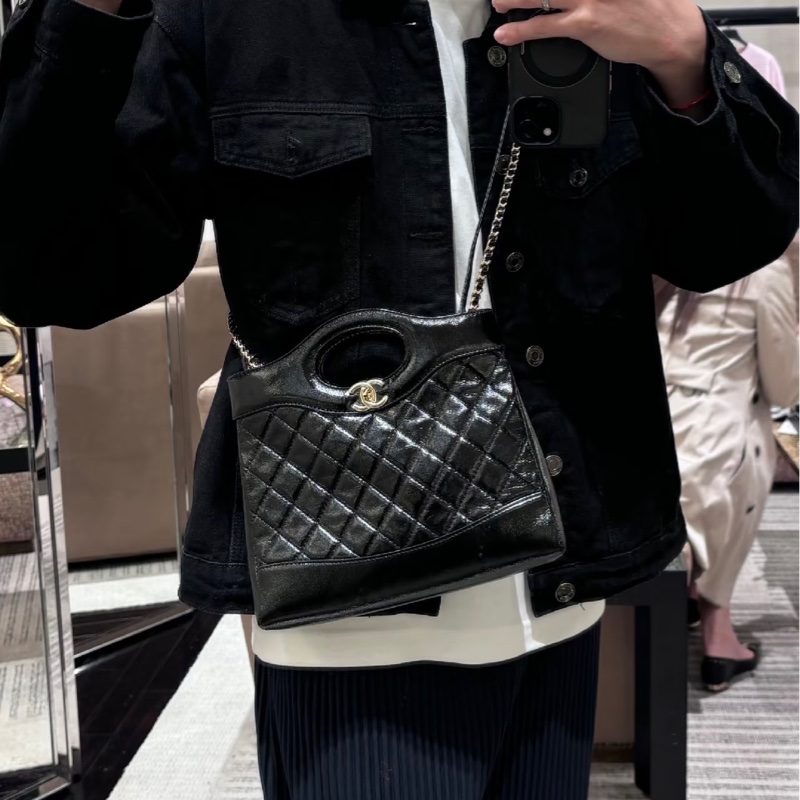 近全新Chanel AS4133 mini 31bag黑金油蠟羊皮手提肩背斜背包-1