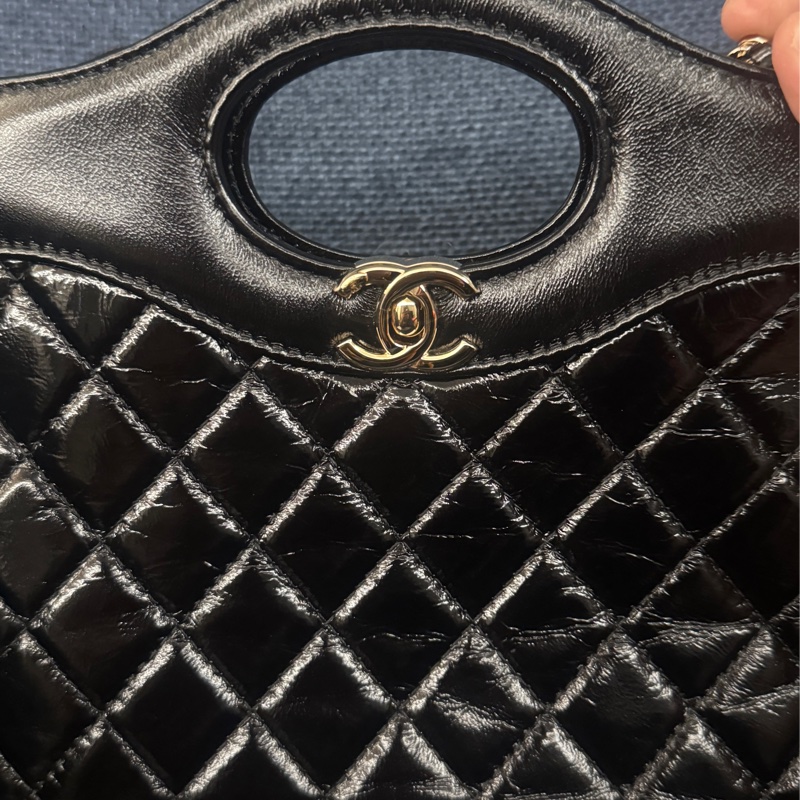 近全新Chanel AS4133 mini 31bag黑金油蠟羊皮手提肩背斜背包-12