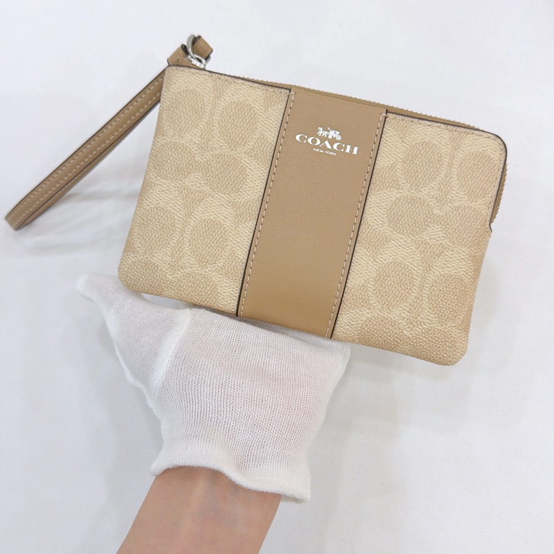 莉亞精品♡ Coach 手拿小包 二手美品-1