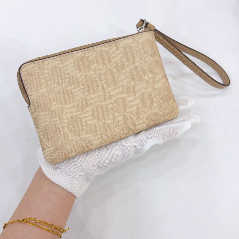 莉亞精品♡ Coach 手拿小包 二手美品-2