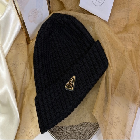Prada 黑色羊毛冷帽
