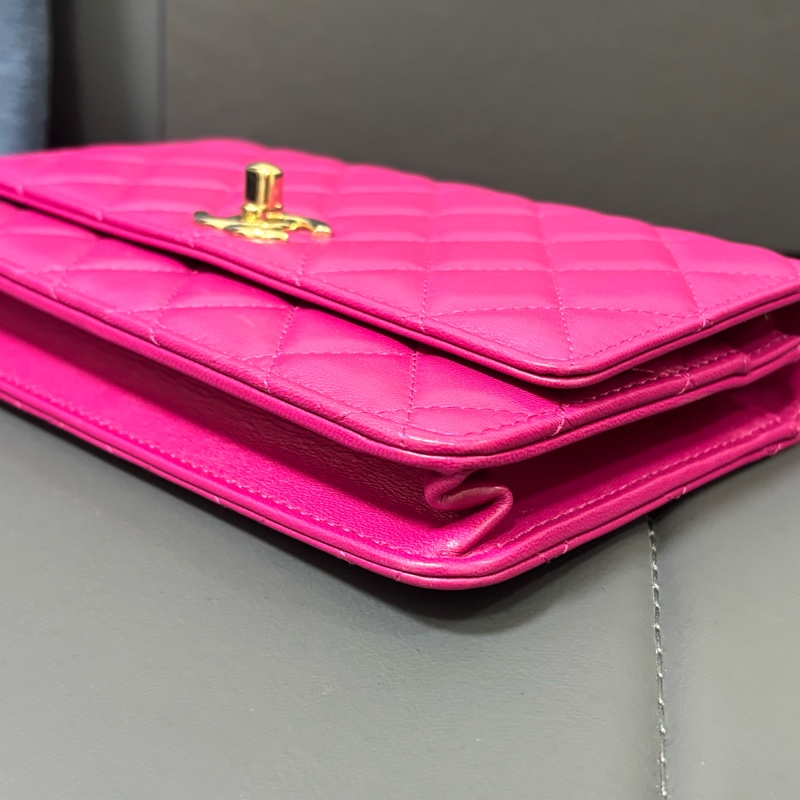 Chanel 粉紫金釦trendy woc-9