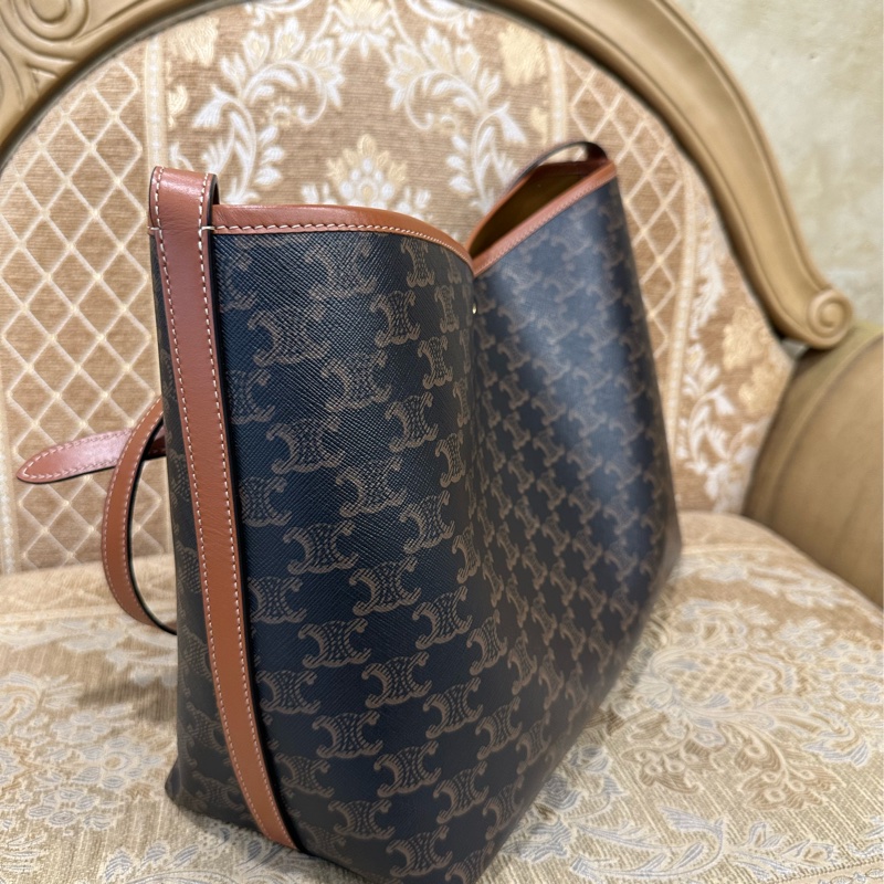 Celine PVC咖牛皮金釦肩斜背購物包123912GXC.04LU-3