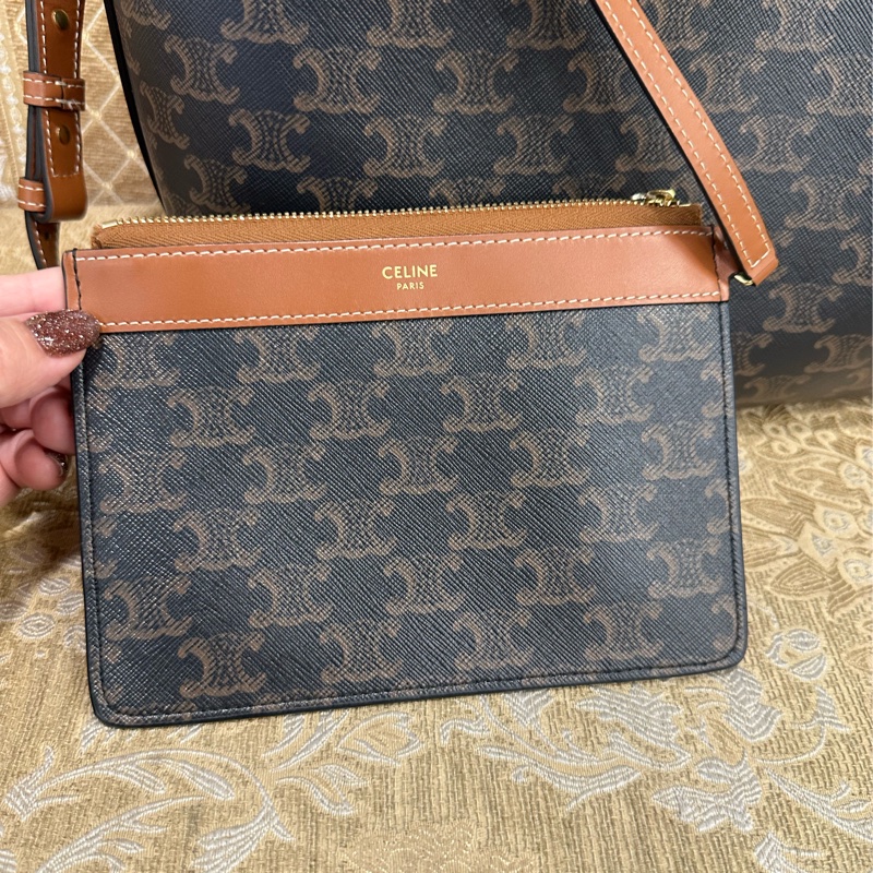 Celine PVC咖牛皮金釦肩斜背購物包123912GXC.04LU-9