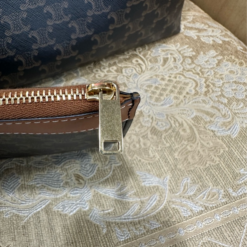 Celine PVC咖牛皮金釦肩斜背購物包123912GXC.04LU-13