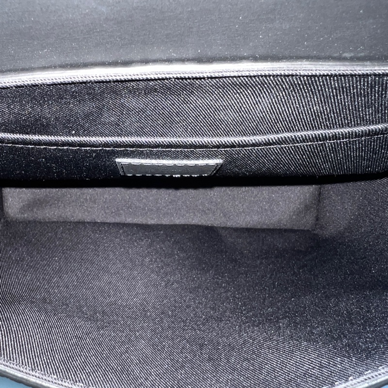 Louis Vuitton Taurillon Monogram Steamer PM 斜背包-8