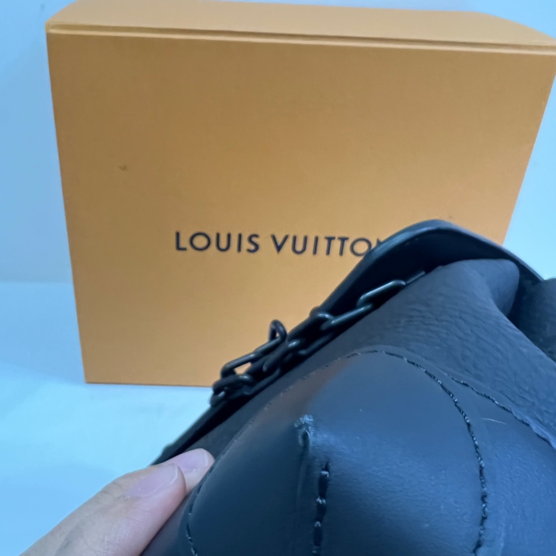 Louis Vuitton Taurillon Monogram Steamer PM 斜背包-13