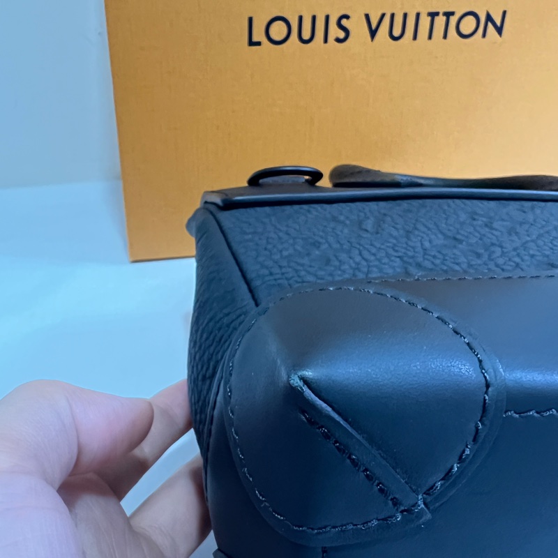 Louis Vuitton Taurillon Monogram Steamer PM 斜背包-15