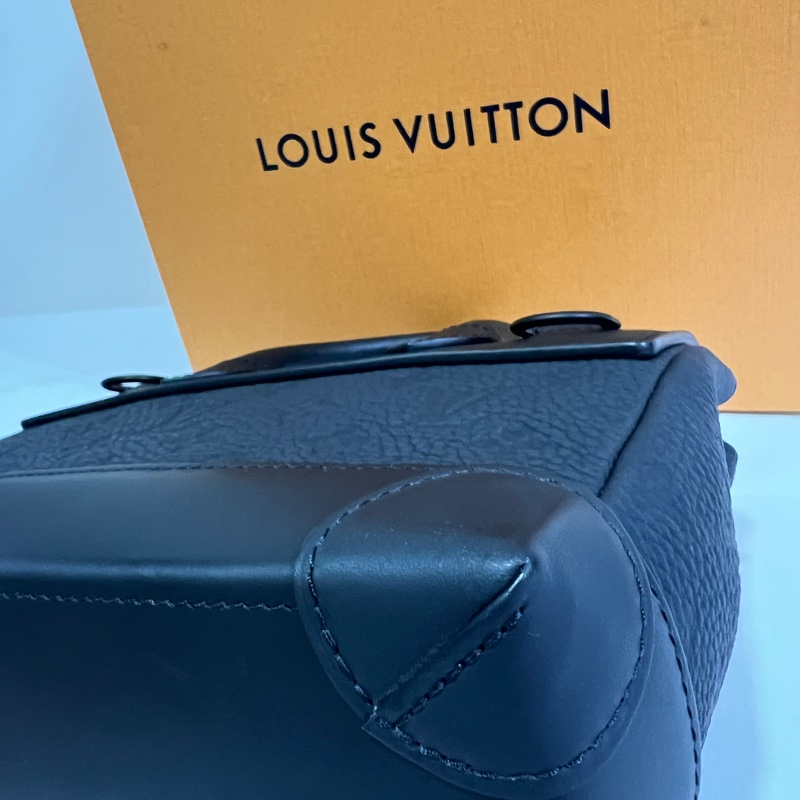 Louis Vuitton Taurillon Monogram Steamer PM 斜背包-21