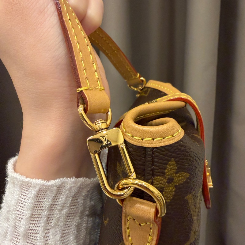LV 原花金釦Fold me斜背薯條包M80874-16