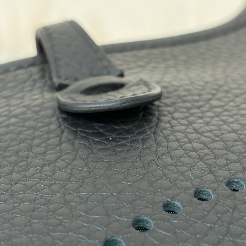 HERMES TC MINI EVELYNE 黑色荔枝皮 銀釦 洞洞包 肩背包 斜背包 2用包-15