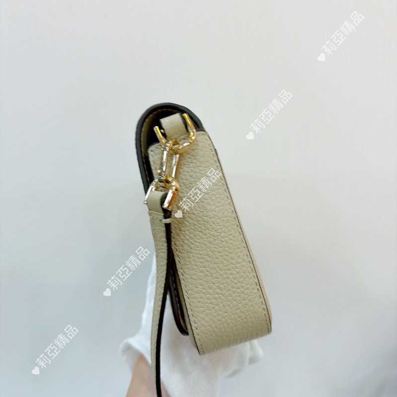 莉亞精品♡ KS奶白斜背包 二手美包-3