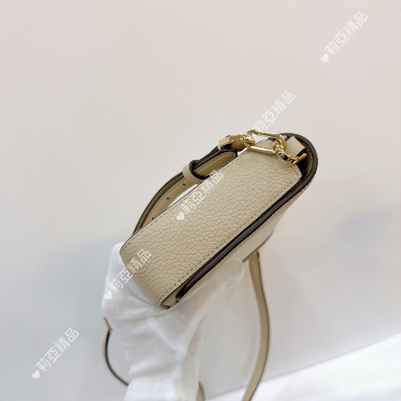 莉亞精品♡ KS奶白斜背包 二手美包-5