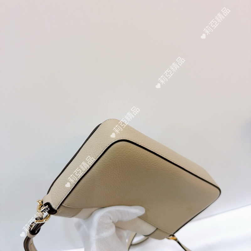 莉亞精品♡ KS奶白斜背包 二手美包-8