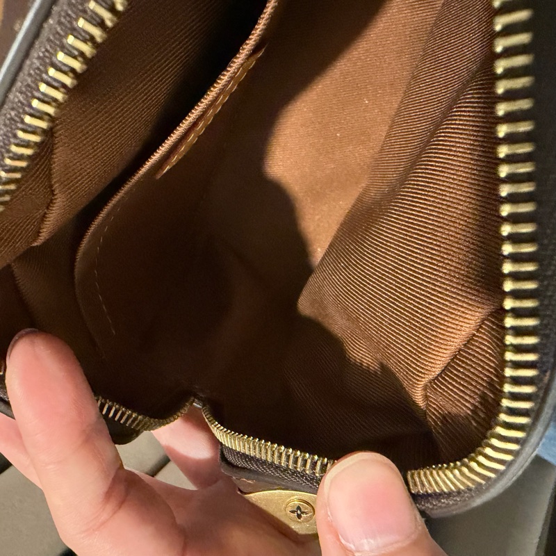 Louis Vuitton LV Mini Soft Trunk 金鏈 斜背包-13