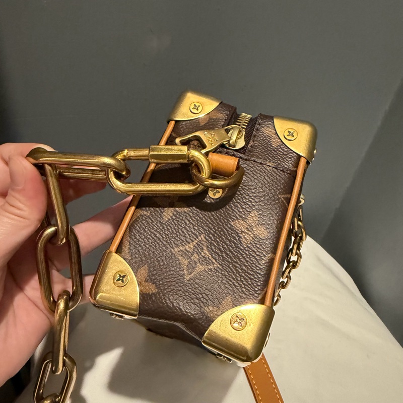 Louis Vuitton LV Mini Soft Trunk 金鏈 斜背包-15
