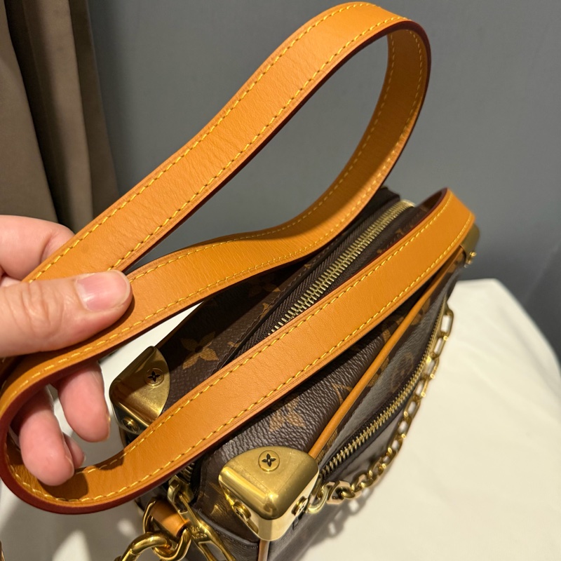 Louis Vuitton LV Mini Soft Trunk 金鏈 斜背包-17