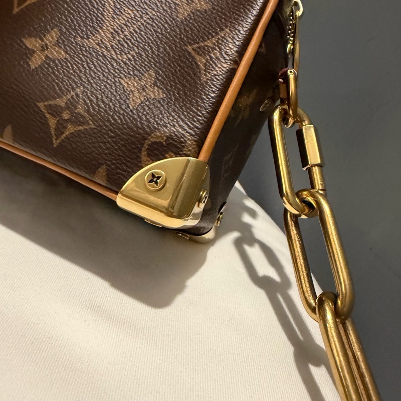 Louis Vuitton LV Mini Soft Trunk 金鏈 斜背包-27