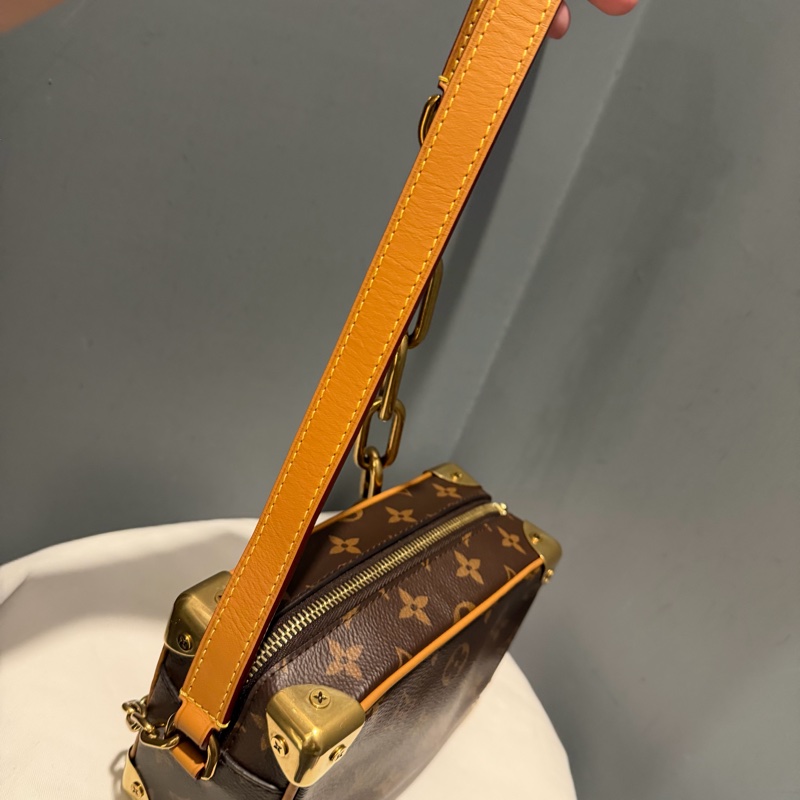 Louis Vuitton LV Mini Soft Trunk 金鏈 斜背包-30