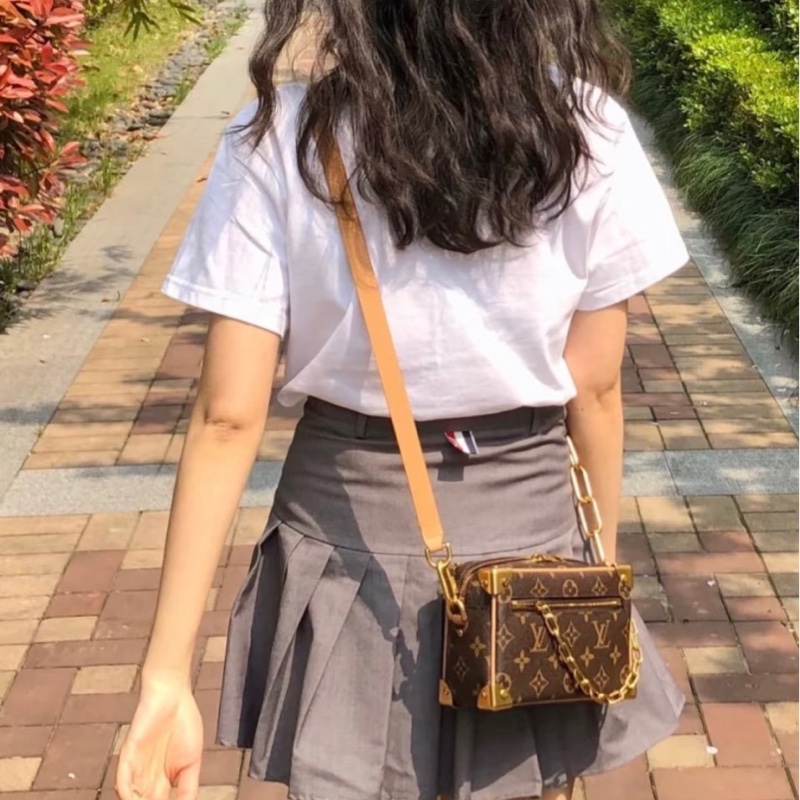Louis Vuitton LV Mini Soft Trunk 金鏈 斜背包-54