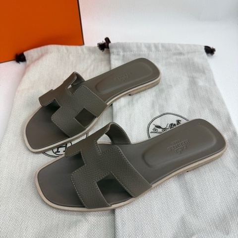 HERMES愛馬仕 Oran 圓頭 平底時尚涼拖 女款 大象灰  36碼