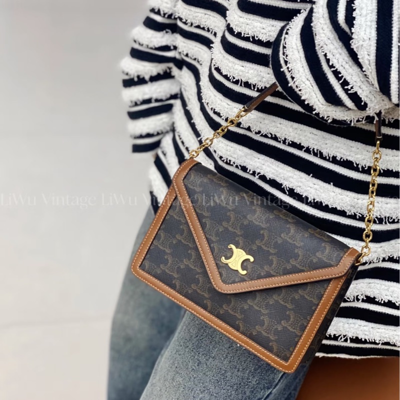 Celine賽琳 triomphe老花凱旋門信封鏈條包 尺寸19×13-8