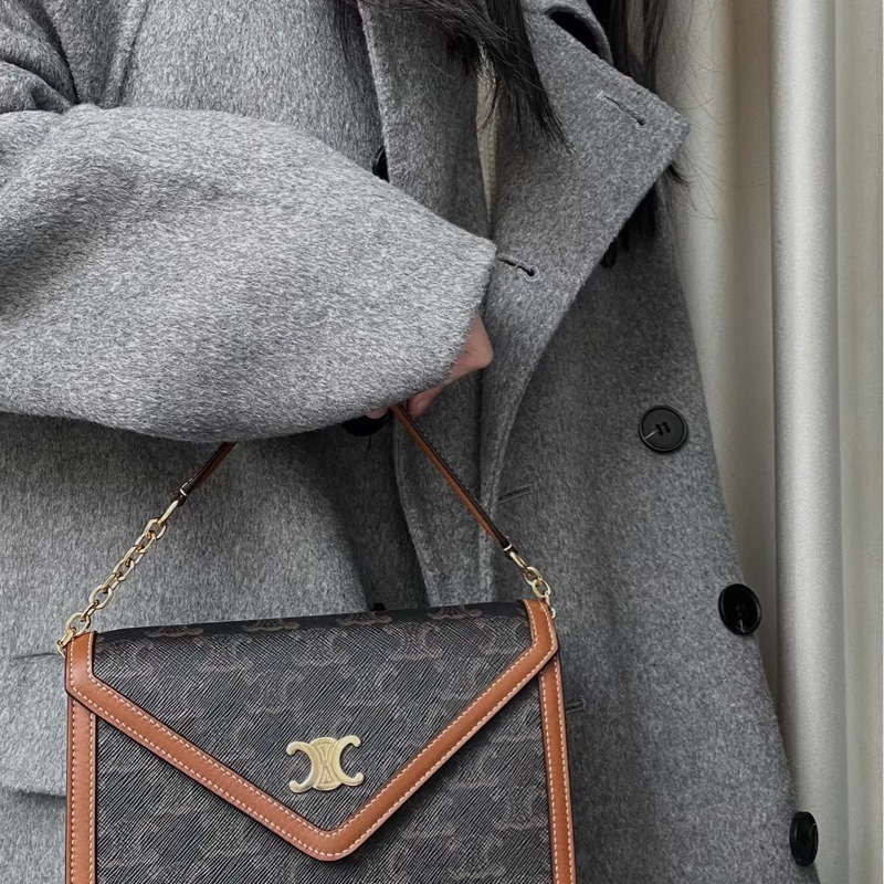 Celine賽琳 triomphe老花凱旋門信封鏈條包 尺寸19×13-20