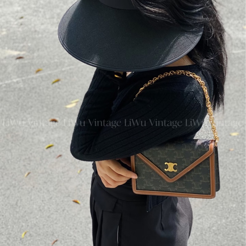 Celine賽琳 triomphe老花凱旋門信封鏈條包 尺寸19×13-24